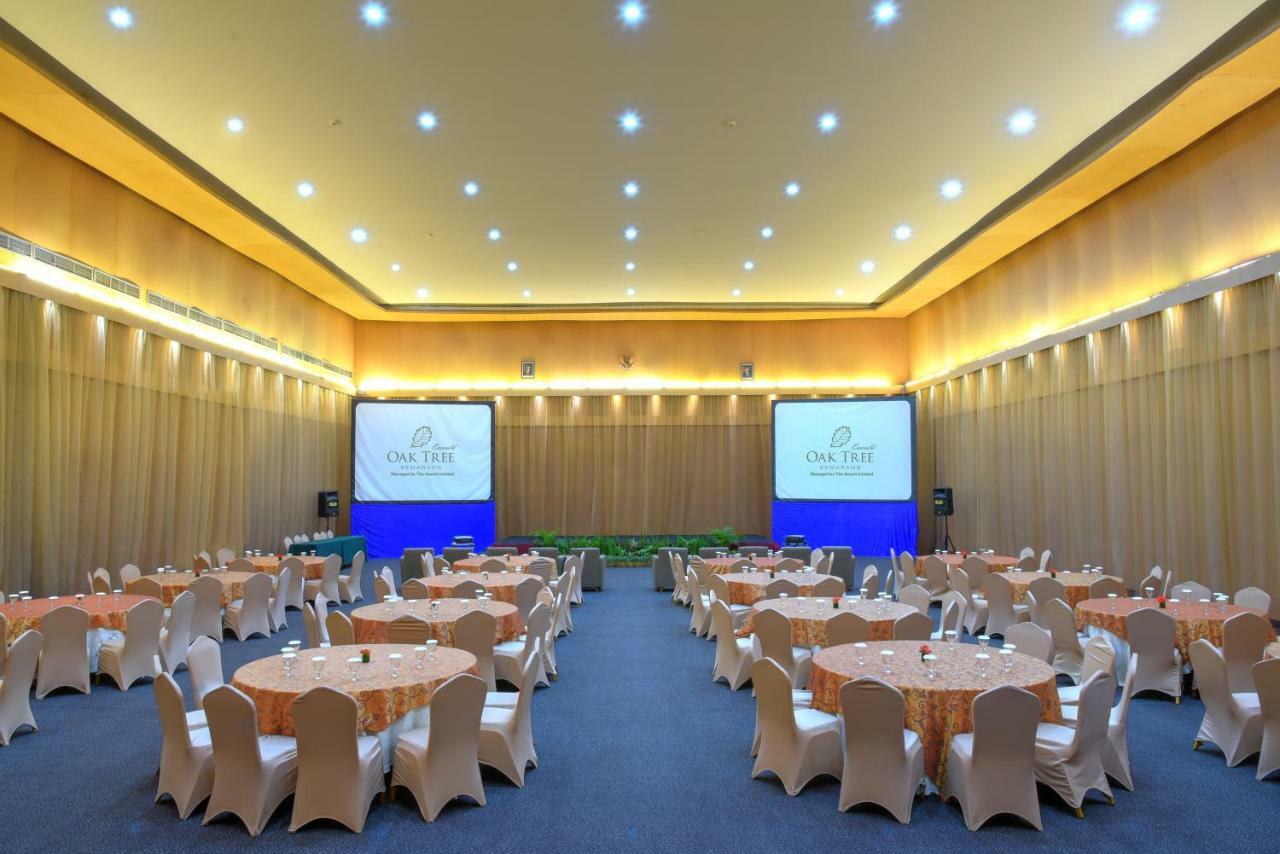 Oak Tree Emerald Hotel & Coventions Semarang Exterior photo